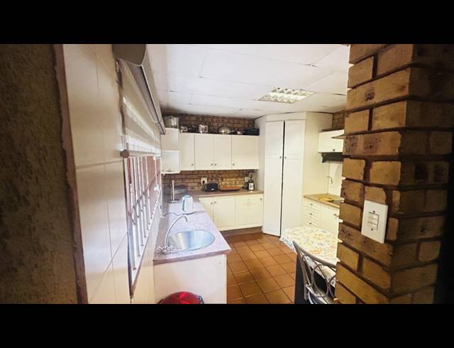 4 BEDROOM HOUSE FOR SALE IN GLENVISTA